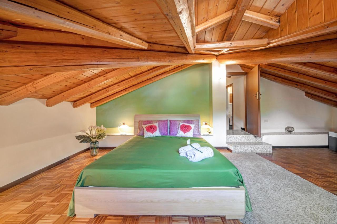 Mansarda fra monte e lago Apartamento Esino Lario Exterior foto